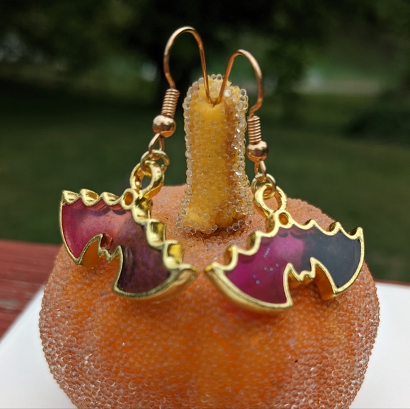 Bats Purple Wicked Earrings Handmade Resin Bat Gold Lightweight Spooky - Picture 7 of 7